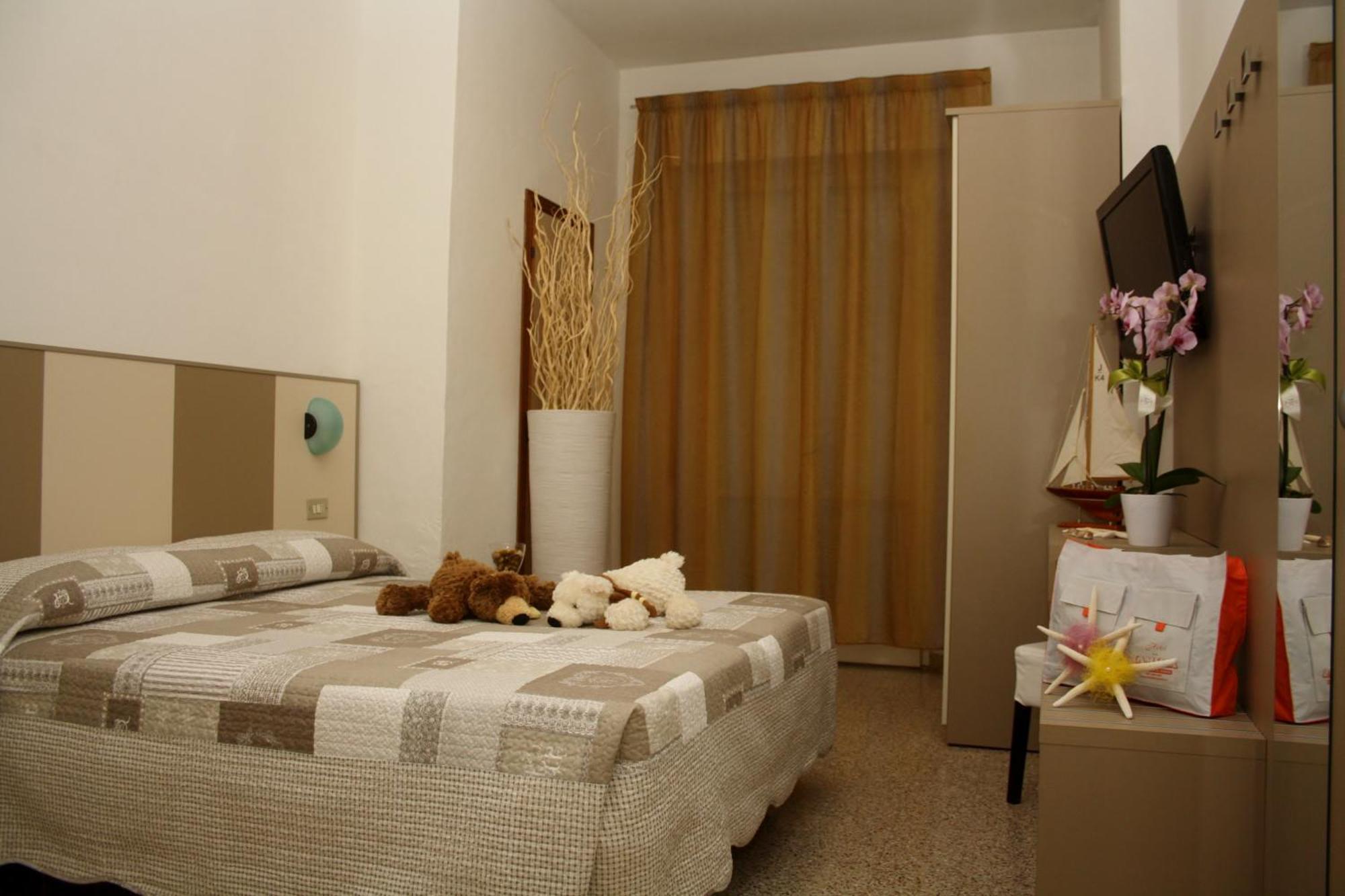 Hotel Camelia Rimini Bagian luar foto