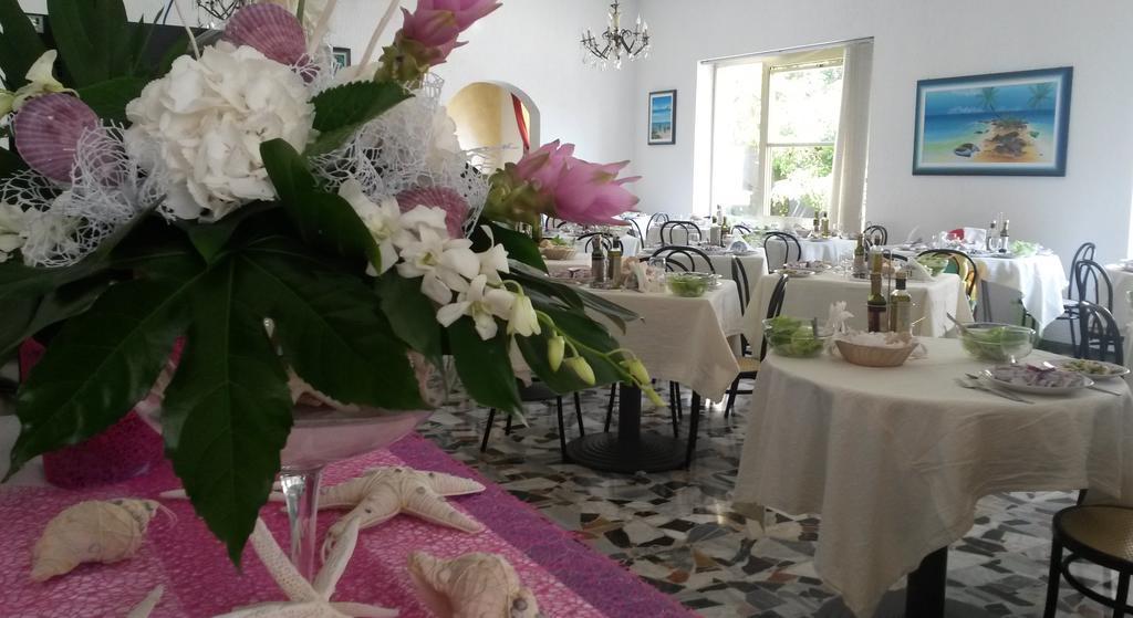 Hotel Camelia Rimini Bagian luar foto